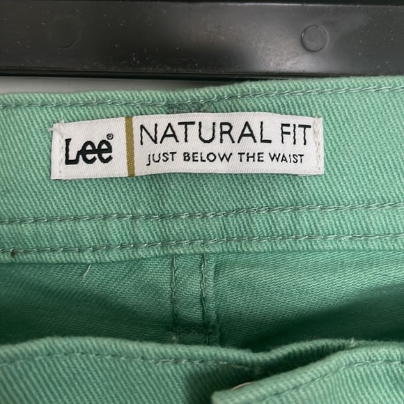 Lee 8 capri seafoam green with stretch - Picture 2 of 7